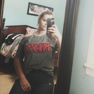 Light wash, Vintage kiss bant tee shirt